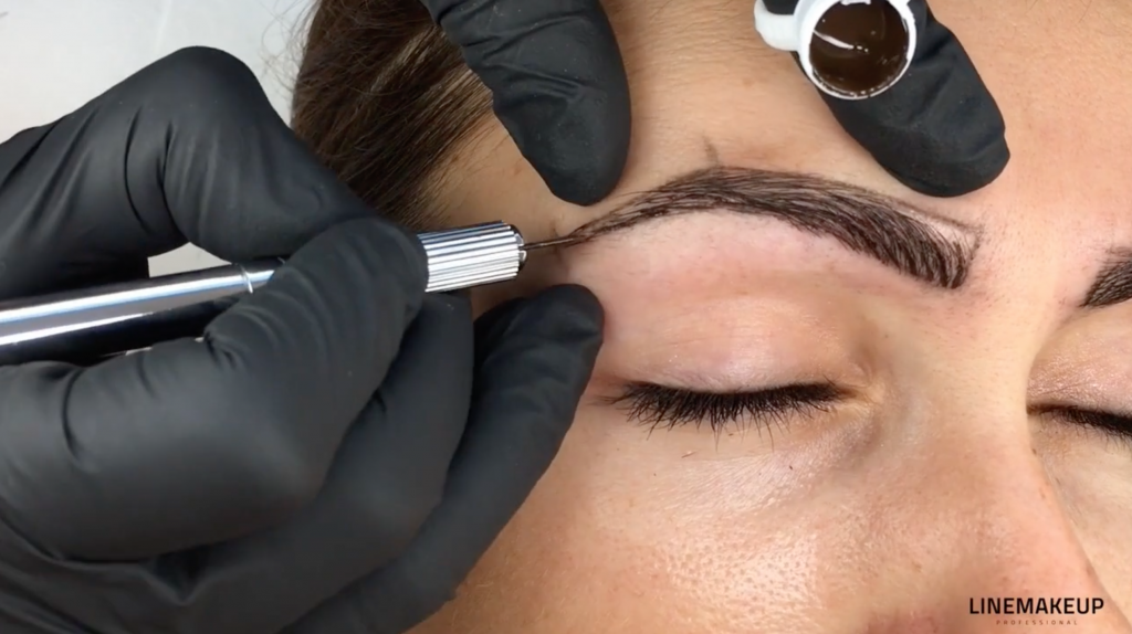 Maquillage permanent Microblading pigmentation du sourcil