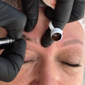 11_MB_FR_LE-MICROBLADING-SUR-MODELE-NO-3